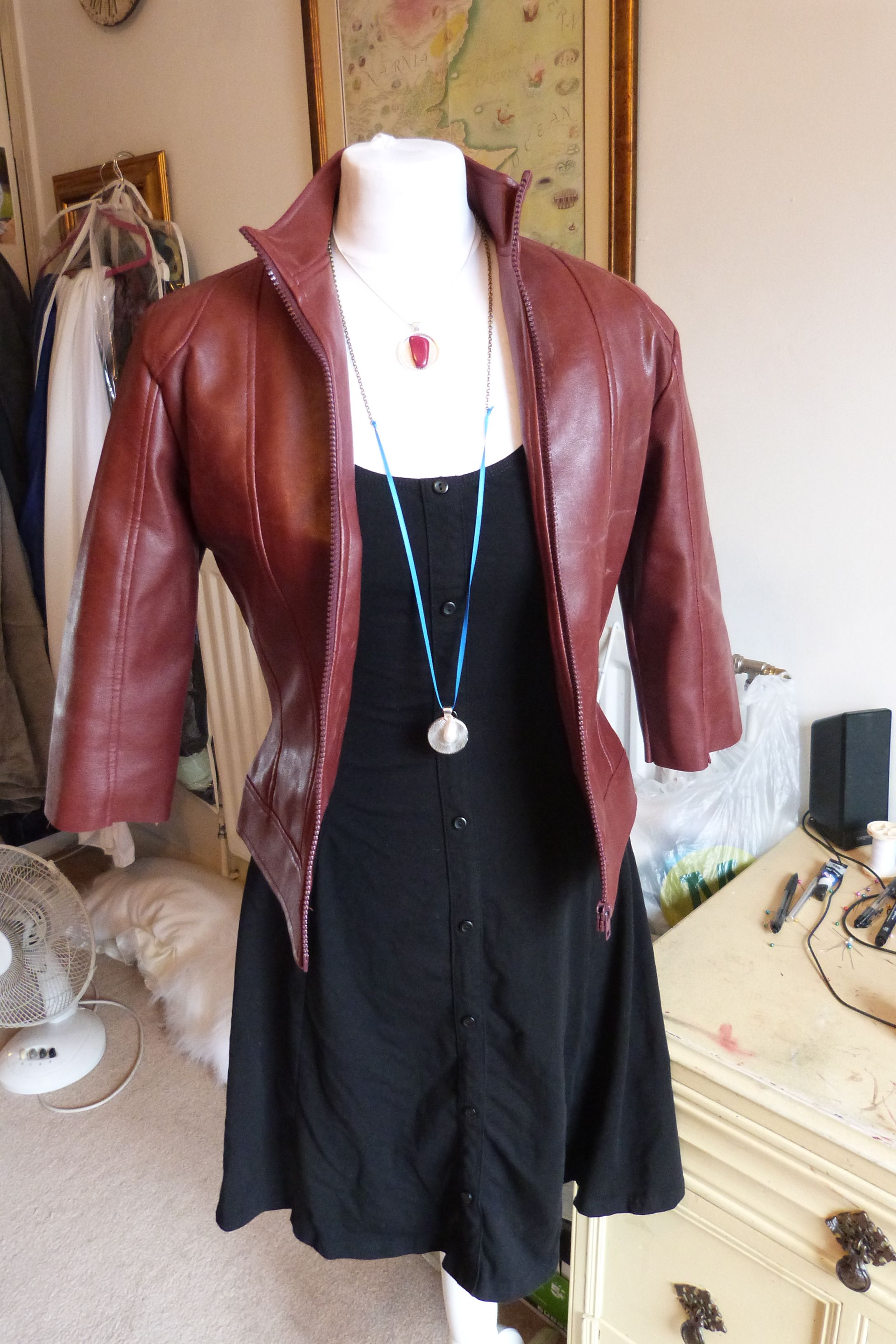 Wanda Maximoff Scarlet Witch Avengers Age Of Ultron Cosplay Costume