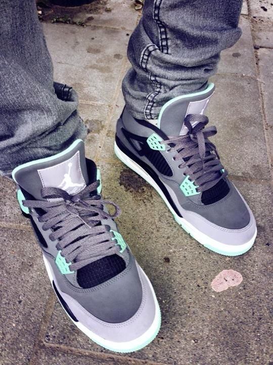 jordan 4 green glow on feet