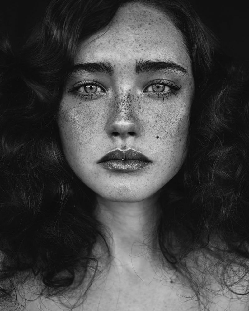 Beautiful Portraits Of People With Freckles By Agata Serge Women With Freckles Portrait 