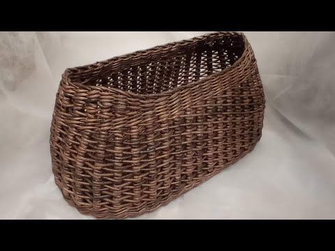МК. АЖУРНАЯ КОРЗИНА с металлическим блеском из газетных трубочек. - YouTube Wicker Laundry Basket, Wicker Baskets, Youtube, Decor, Flower Vases, Palmas, Paper Envelopes, Braid, Decoration