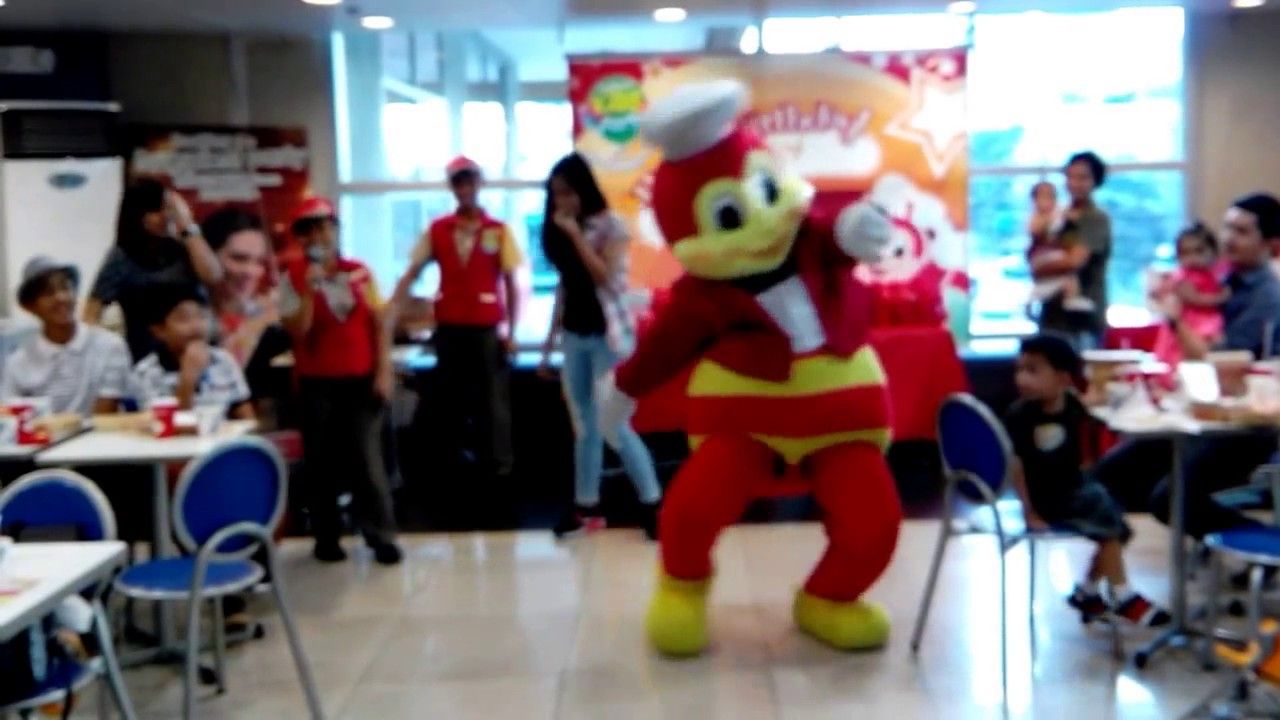 jollibee song and dance jollibee showdown watch me whip vs trish