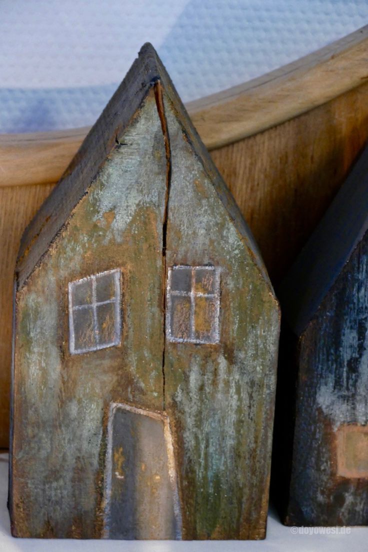 Balkenhäuser mit Patinafarbe - DIY und Selbermachen - #Balkenhäuser #diy #mit...