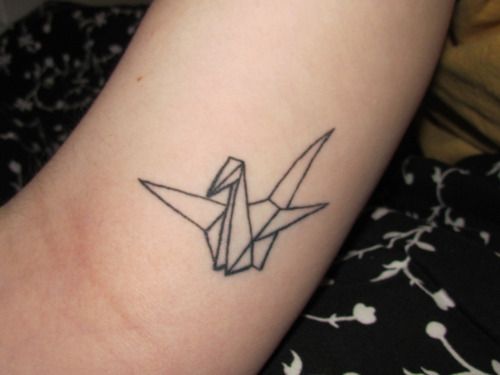 26 Gorgeous Paper Crane Tattoos And Meanings Tattoobloq Paper Crane Tattoo Crane Tattoo Origami Tattoo