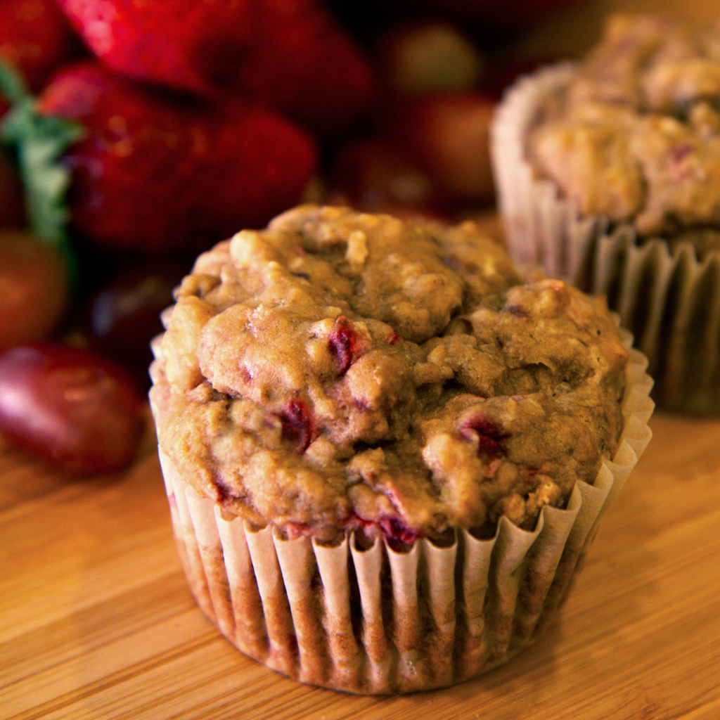 Naturally Sweet: Fruity No-Sugar Muffins — Vegan, Too! I love muffins. Do you> Muffin Vegan, Banana Muffin Recipe, Muffin Recipes, Breakfast Recipes, Banana Recipes, Vegan Muffins, Breakfast Ideas, Grape Recipes, Oatmeal Breakfast
