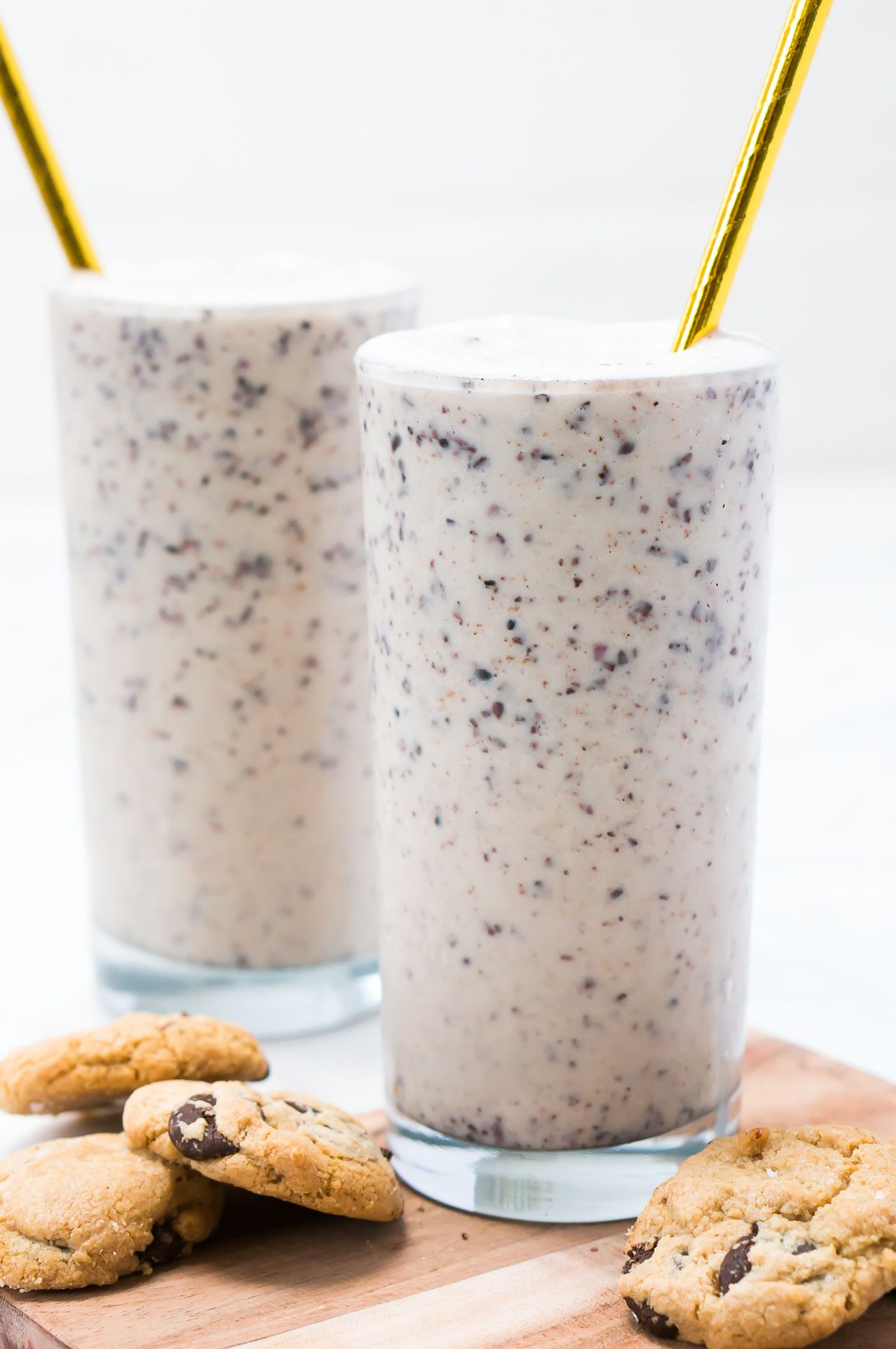 Healthy Cookie Dough Milkshake (Vegan, Paleo, Gluten Free, Refined Sugar Free)