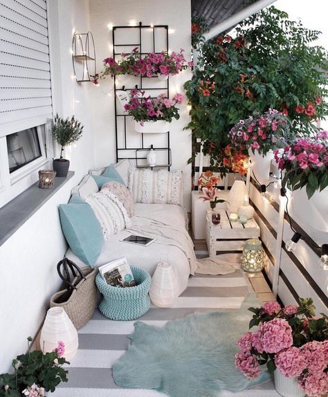 Cozy Night via @hap_fashion by @gozdee81 #interiordesign #housegoals