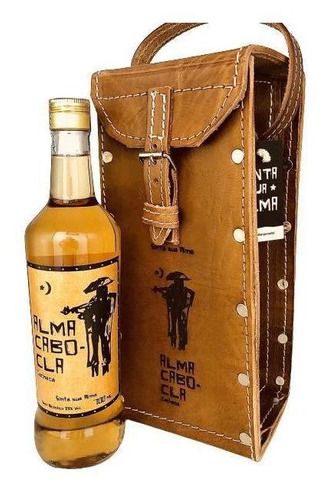 Cachaça Alma Cabocla Envelhecida Embalada Em Estojo De Couro Coffee Bag, Drinks, Products, Leather Pencil Case, Barrel, Coming Of Age, Bottles, Drinking, Beverages