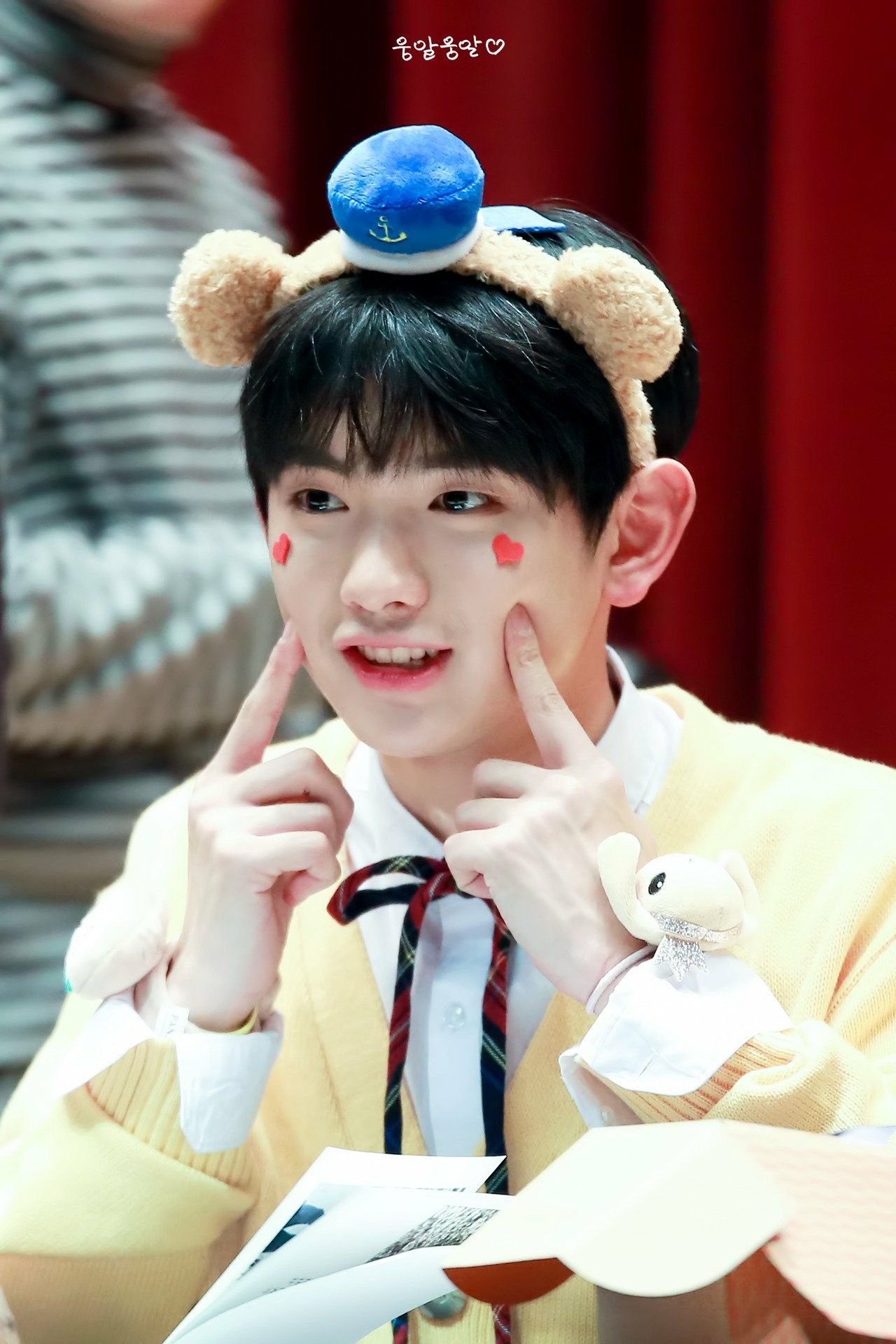 ghim c a made winnn tr n yuehua boys ghim c a made winnn tr n yuehua boys
