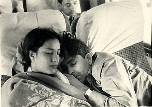 ajab-jankari-bollywood-ke-kisse-when-rajkapoor-cried-whole-night-in-a-bathtub-नरगिस ajab-jankari-bollywood-ke-kisse-when-rajkapoor-cried-whole-night-in-a-bathtub-Nargis