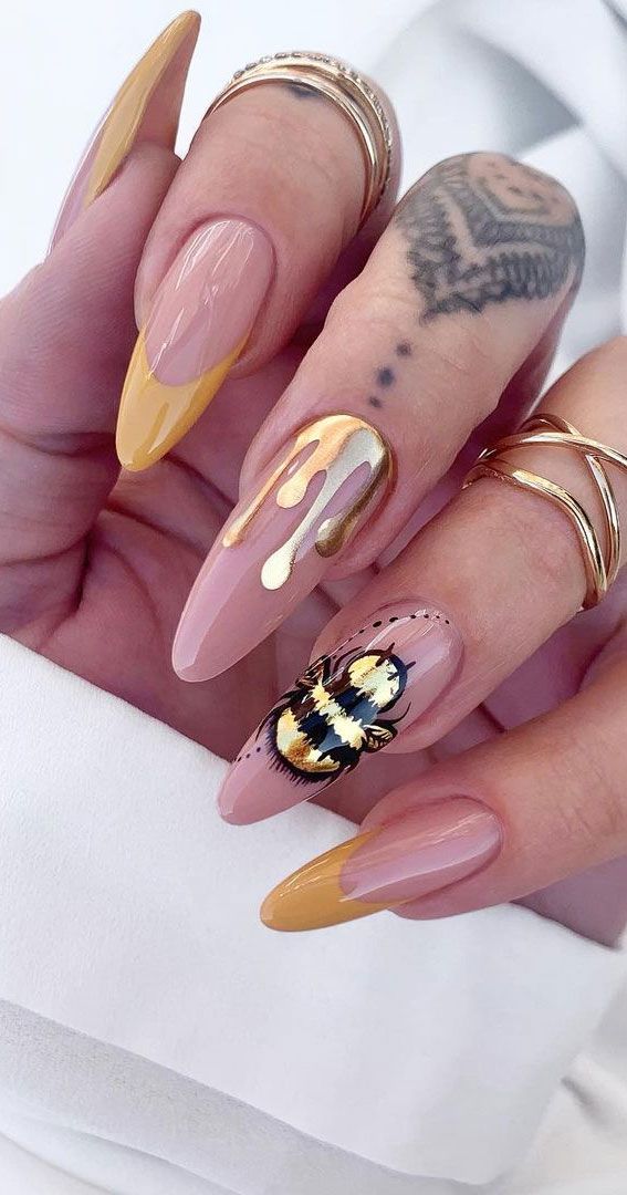 12. Bee, Gold Drips & Nude Tip Nails What do you like most in the summer? For me, I love most about summer is... Chic Nails, Stylish Nails, Trendy Nails, Swag Nails, Pretty Acrylic Nails, Best Acrylic Nails, Gold Nail Art, Gold Tip Nails, Bright Summer Acrylic Nails