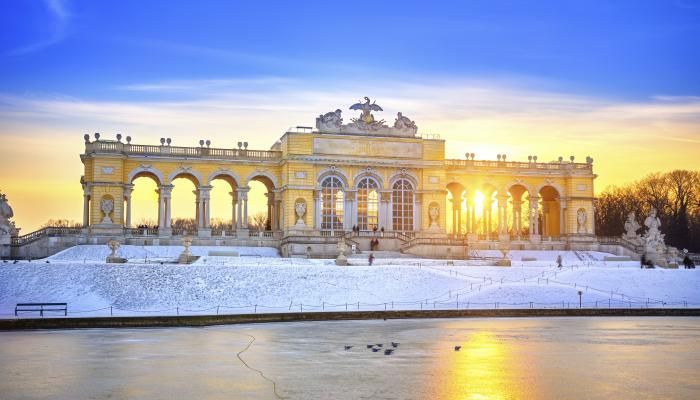 Dein winterlicher Städtetrip ins wunderschöne Wien - 3 tage ab 79 € | Urlaubsheld Innsbruck, Salzburg, Canvas Frame, Canvas Art, Canvas Prints, Winter Sun Holidays, Vintage Branding Logo, Secret Escapes, Klagenfurt
