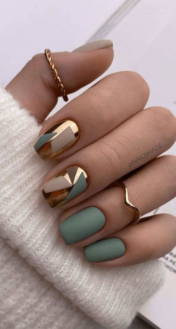 The best elegant gold nails gel square, short matte green nails with gold nail art, beautiful gold nail ideas, gold nail art designs classy and more! These include gold nails square, gold foil nails acrylics short, general short gold nails and gold nail art acrylics! These are great for all seasons and especially great for the holiday season. #goldnails #golanailideas #goldnailsgel #goldnailart #goldnaildesigns #shortnails #mattenails #greennails #squarenails Matte Green Nails, Metallic Gold Nails, Green Nail Art, Matte Nails, Neutral Nails, Turtle Nail Art, Turtle Nails, Foil Nail Art, Foil Nails
