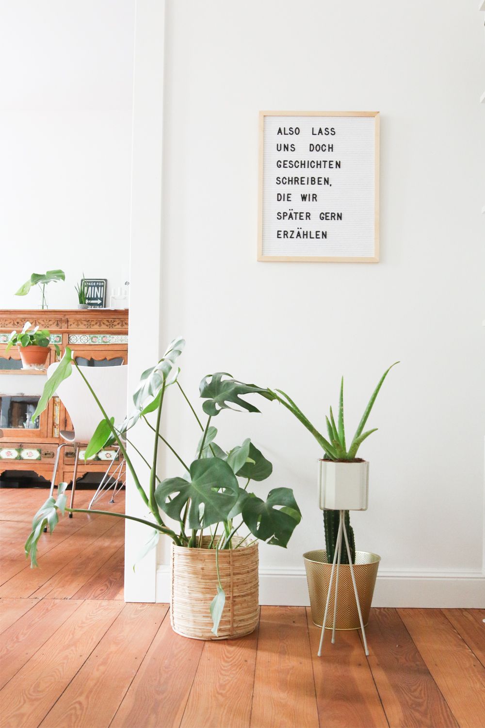 letterboard und urban jungle interior design living room urban house design letter board 12x12