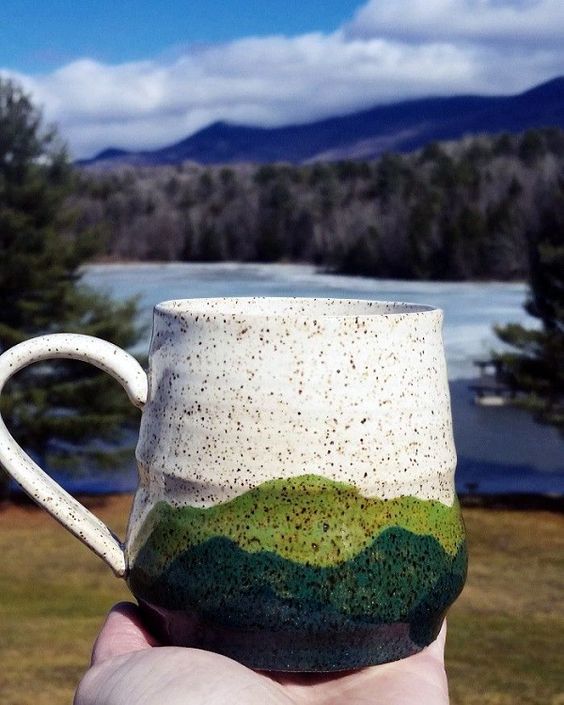 60 Pottery Painting Ideas to Try This Year #ceramicpainting