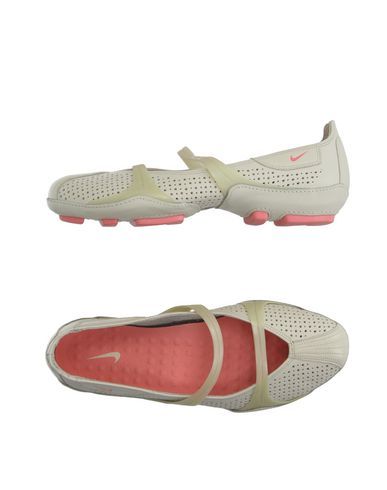 nike ballet flat