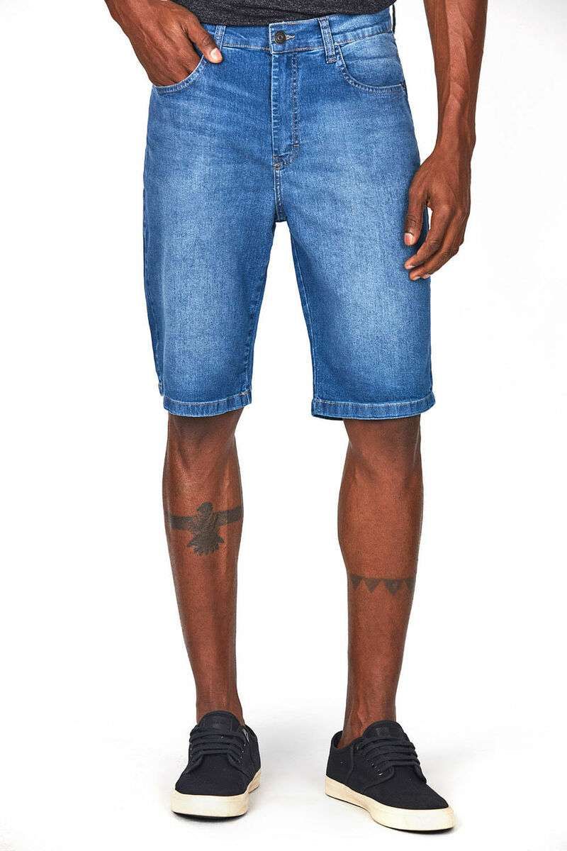 Bermuda Masculina Polo Wear. Confeccionada Em Jeans. Possui Lavagem Clara, Modelo Regular E Barra Simples. Fechamento Por Zíper E Botão. Atenção: As Medidas Se Referem À Peça De Roupa E Não Ao Corpo. Polo Wear, Jeans Claro, Bermuda Jeans, Mens Denim, Denim Shorts, How To Wear, Products, Fashion, Mens Boardshorts