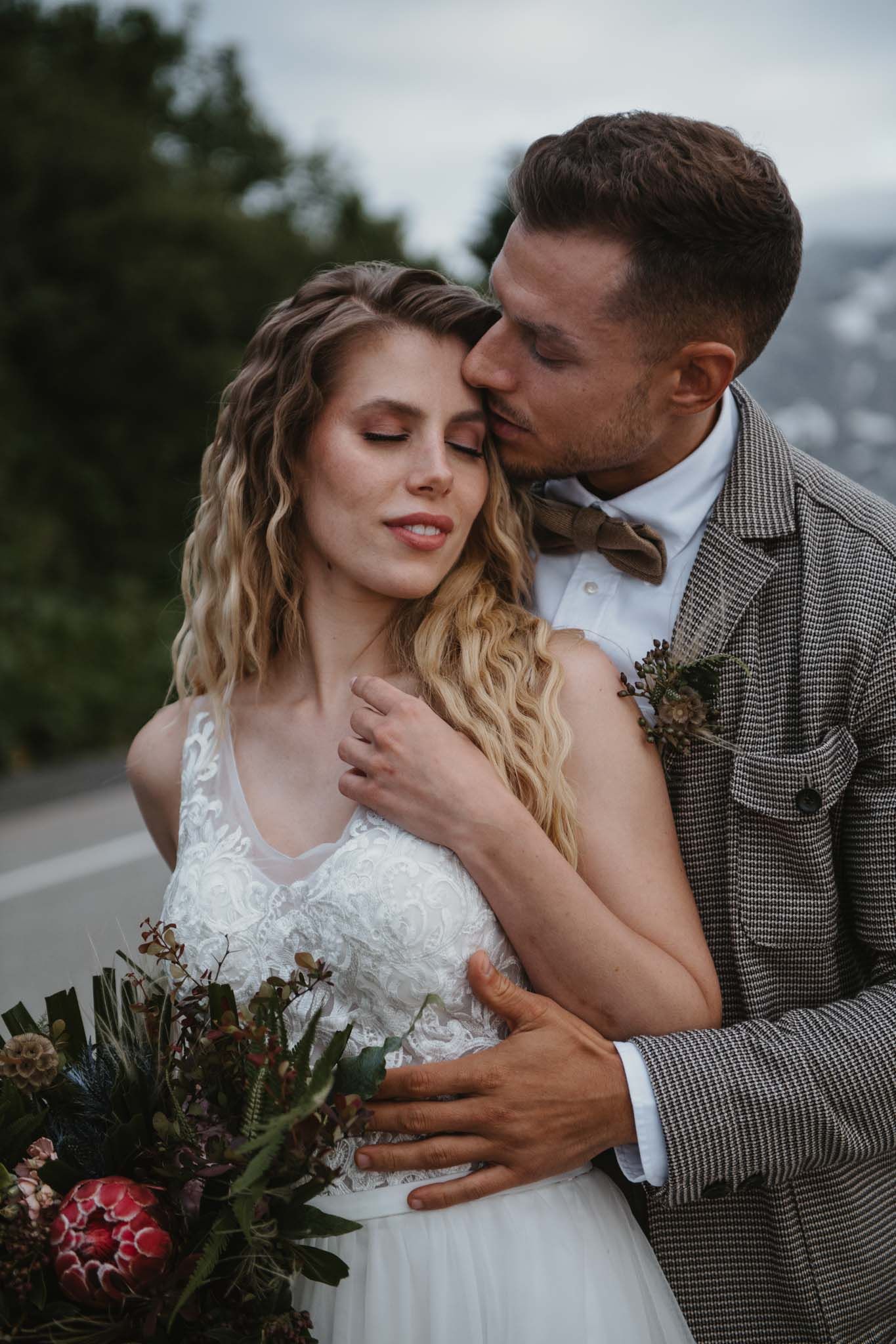 #weddingphotography #salzburgweddingphotography #salzburghochzeitsfotografie #hochzeitsfotografie #destinationwedding #salzburgweddingphotographer #salzburgphotographer #austriaweddingphotographer #weddingphotos #weddinginspiration #wanderlust #wanderlustwedding #mountainwedding #berghochzeit #inspirationwedding #creativwedding #brideandgroom #weddingideas #adventuresession #elopementphotographer #elopement English Style, Salzburg, Mountain Wedding, Portrait, Elopement Photographer, Weddingideas, Find Image, Destination Wedding, Wedding Photos