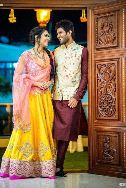 Pin By Alina Faraz On Wedding With Images Indian Wedding Photography Couples Indian Wedding Photography Poses Indian Wedding Couple Photography