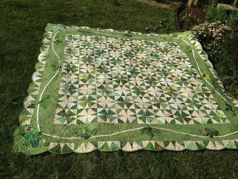 Anyone love green? 4 leaf clover.. Accuquilt, Winding ways quilt Anyone love green? 4 leaf clover.. Accuquilt, Winding ways quilt