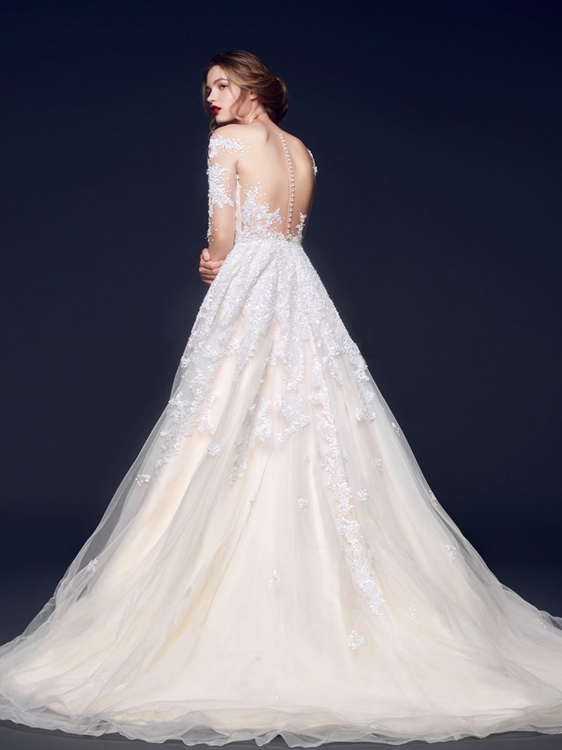 38 Incredibly Romantic and Elegant Wedding Gowns For The Wedding Of