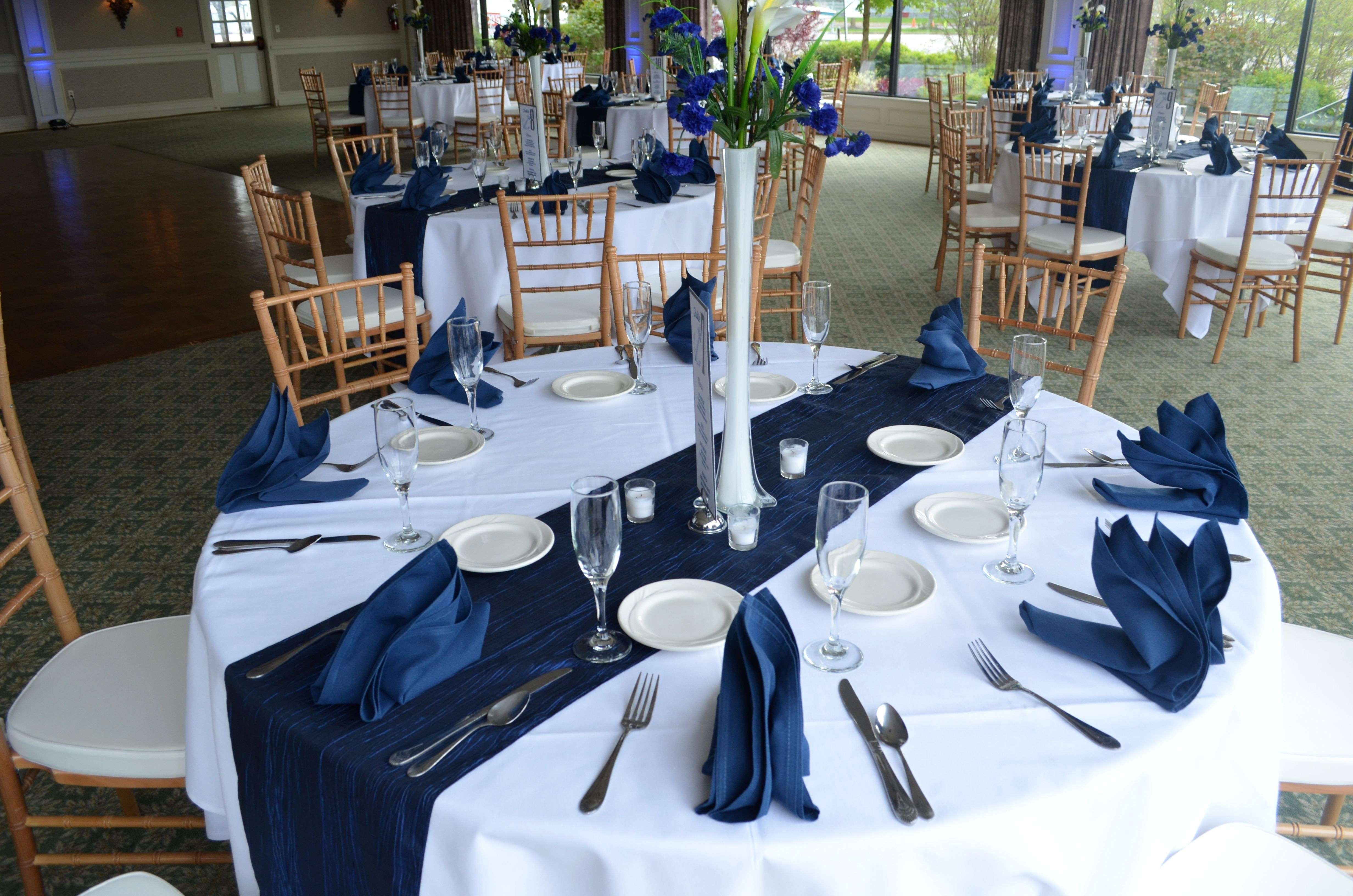 picture White And Silver Wedding Table Decor nova betel contabilidade