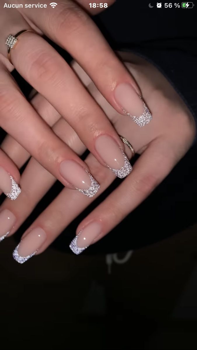 Pin by moira🧚🏻 on nägel neutral in 2022 | Elegant nails, Short acrylic nails, Acrylic nails en 2022 | Vernis à ongles, Jolis ongles, Idées vernis à ongles Classy Acrylic Nails, Acrylic Nails Coffin Short, Classy Nails, Best Acrylic Nails, Simple Nails, Simple Elegant Nails, Ombre Nails Glitter, Chic Nails, Stylish Nails