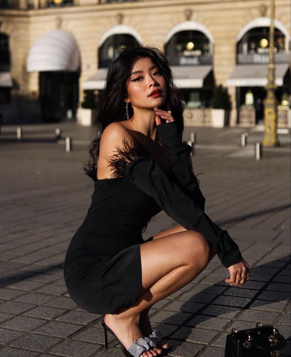 vivian lau king of wrath Aesthetic guys, Graduation poses, Types of vivian lau king of wrath Aesthetic guys, Graduation poses, Types of