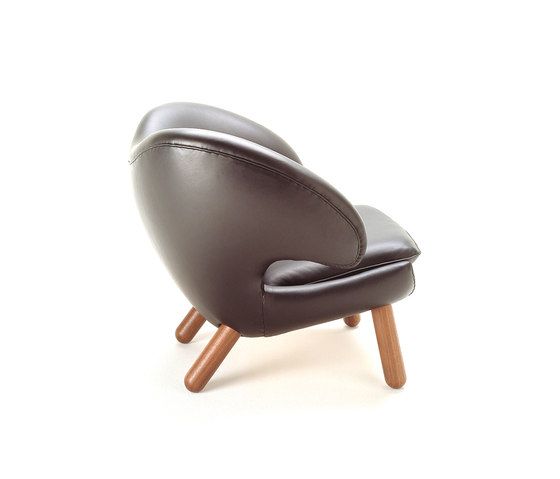 Armchairs | Seating | Pelican | onecollection | Finn Juhl. Check it out on Architonic Modern Interior, Interior Styling, Chairs Armchairs, Cabinet Makers, Pelican, Organic Shapes, Upholstery, Oak, Cushions
