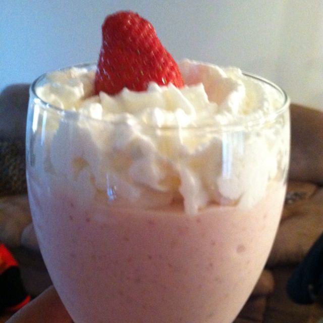 Homemade strawberry milkshake.... Yummy food, Food Homemade strawberry milkshake.... Yummy food, Food