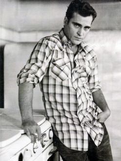 dark, brooding, vegan, talented, weird. Please play Heathcliff Joaquin Phoenix, Kino Theater, Gorgeous Men, Beautiful People, Absolutely Gorgeous, Celebrity List, Celebrity Guys, Le Male, Movies