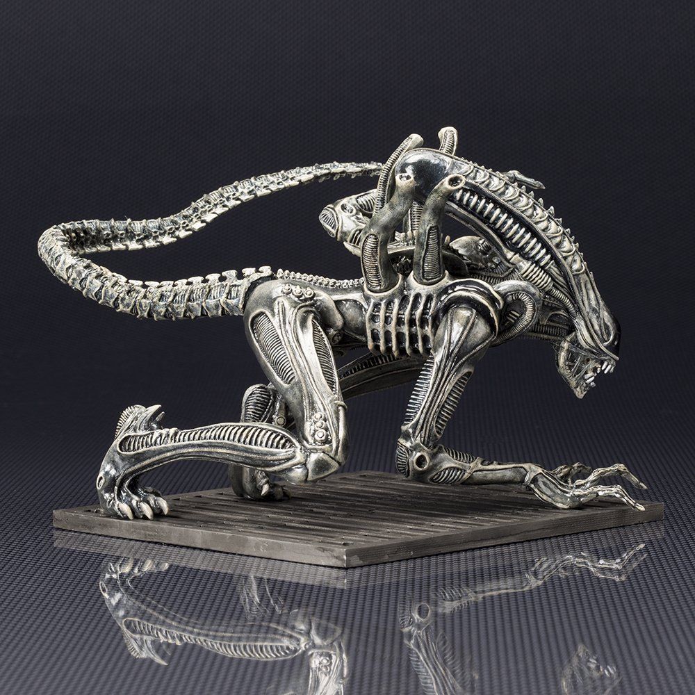 NECA ALIENS Xenomorph Albino Drone White Concept PVC Action Figure New Model Toy