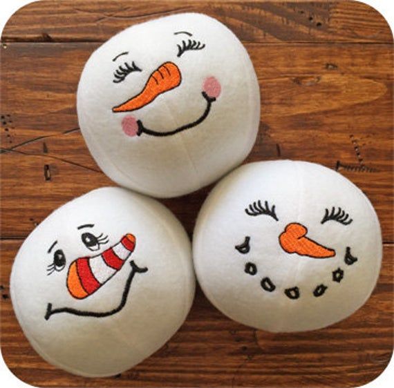 Snowman Snowballs Set 3 Machine Embroidery Design Files image 1 Rock Painting Patterns, Rock Painting Ideas Easy, Rock Painting Designs, Rock Painting Art, Pebble Painting, Pebble Art, Stone Painting, Stone Crafts, Rock Crafts
