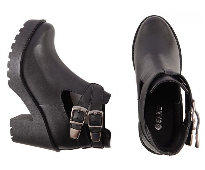 Bota em couro na cor preta, com solado tratorado e fivelas. Clica aqui para ver um look.Altura do salto: 9 cm\u0026amp;nbsp;Altura da platafo… | Boots, Army boots, Shoes