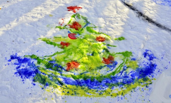 Drawing in the snow with colorful water 0 Craft Activities, Tween, Snow, Drawings, Crafts, Painting, Colorful, Children, Water