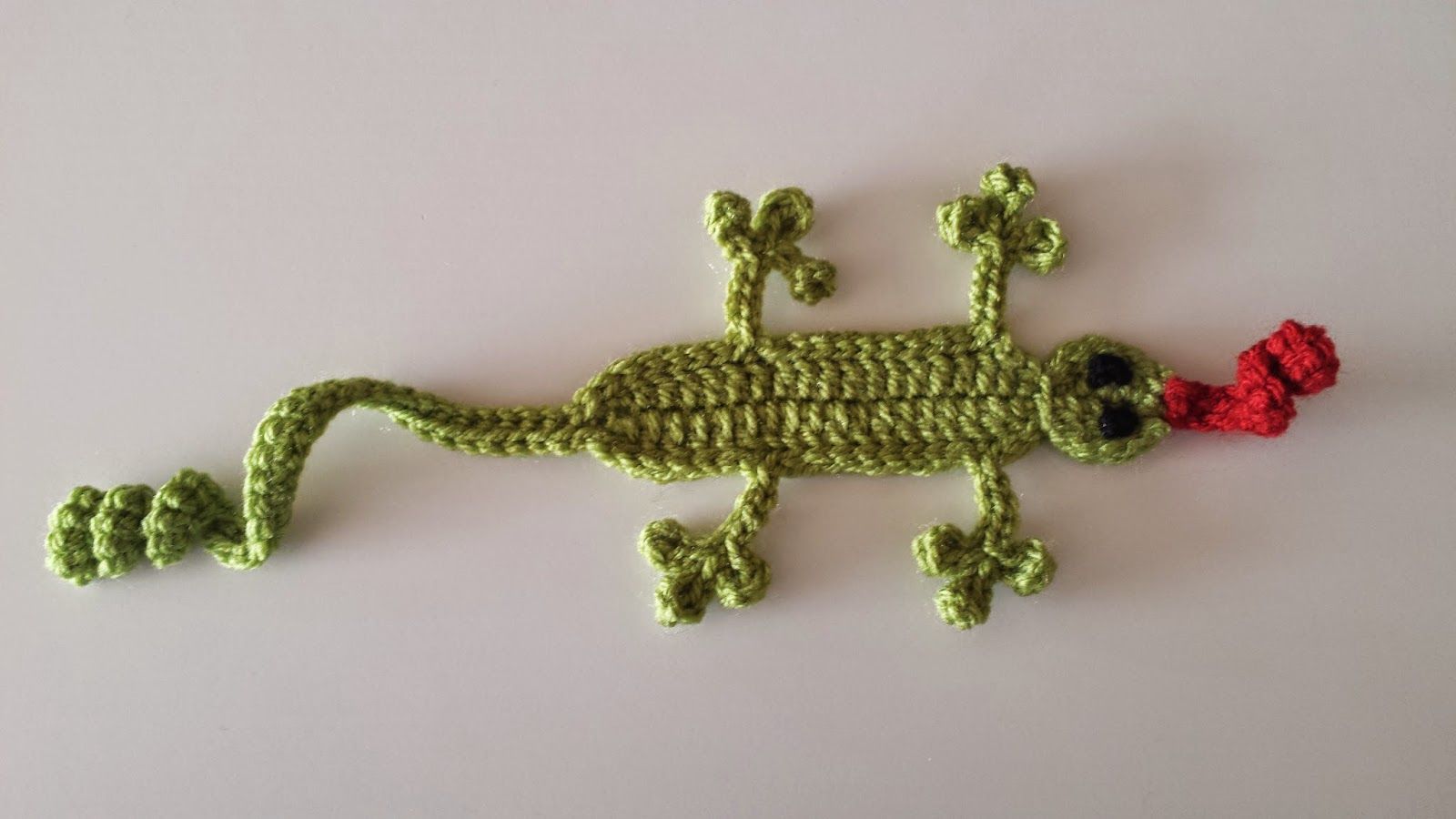 Via de linkjes onderaan hoop ik jullie inspiratie te geven. Alle patronen hier… Crochet Bookmarks, Crochet Books, Salamander, Online Gratis, Gecko, To Do List, Crochet Patterns, Goblin, Apart