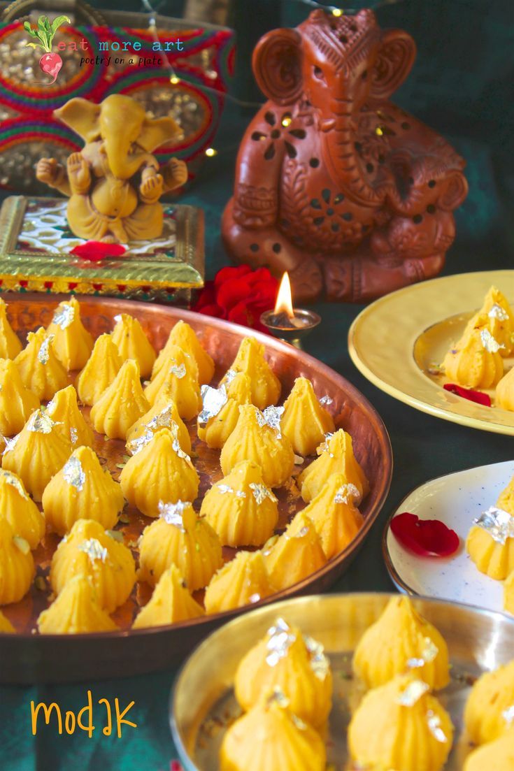 Kesar Peda Modak #ganeshchaturthi #ganesha #indiandessert #dessert #festivefood #ganpatibappamorya #indian #vegetarian Indian Dessert Recipes, Indian Sweets, Sweets Recipes, Indian Recipes, Chen, Peda Recipe, Ganesha, Ganesh Idol, Happy Ganesh Chaturthi