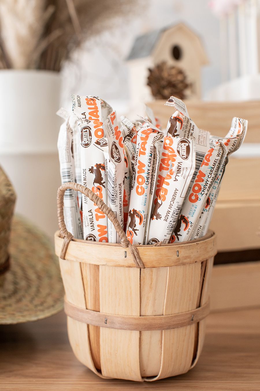 A Charming Barnyard Birthday Party - Sugar and Charm Sugar and Charm Rodeo Birthday Parties, Rodeo Party, Farm Themed Birthday Party, Farm Animal Birthday, Barnyard Party, 3rd Birthday, Petting Zoo Birthday Party, Farm Party Favors, Farm Party Decorations