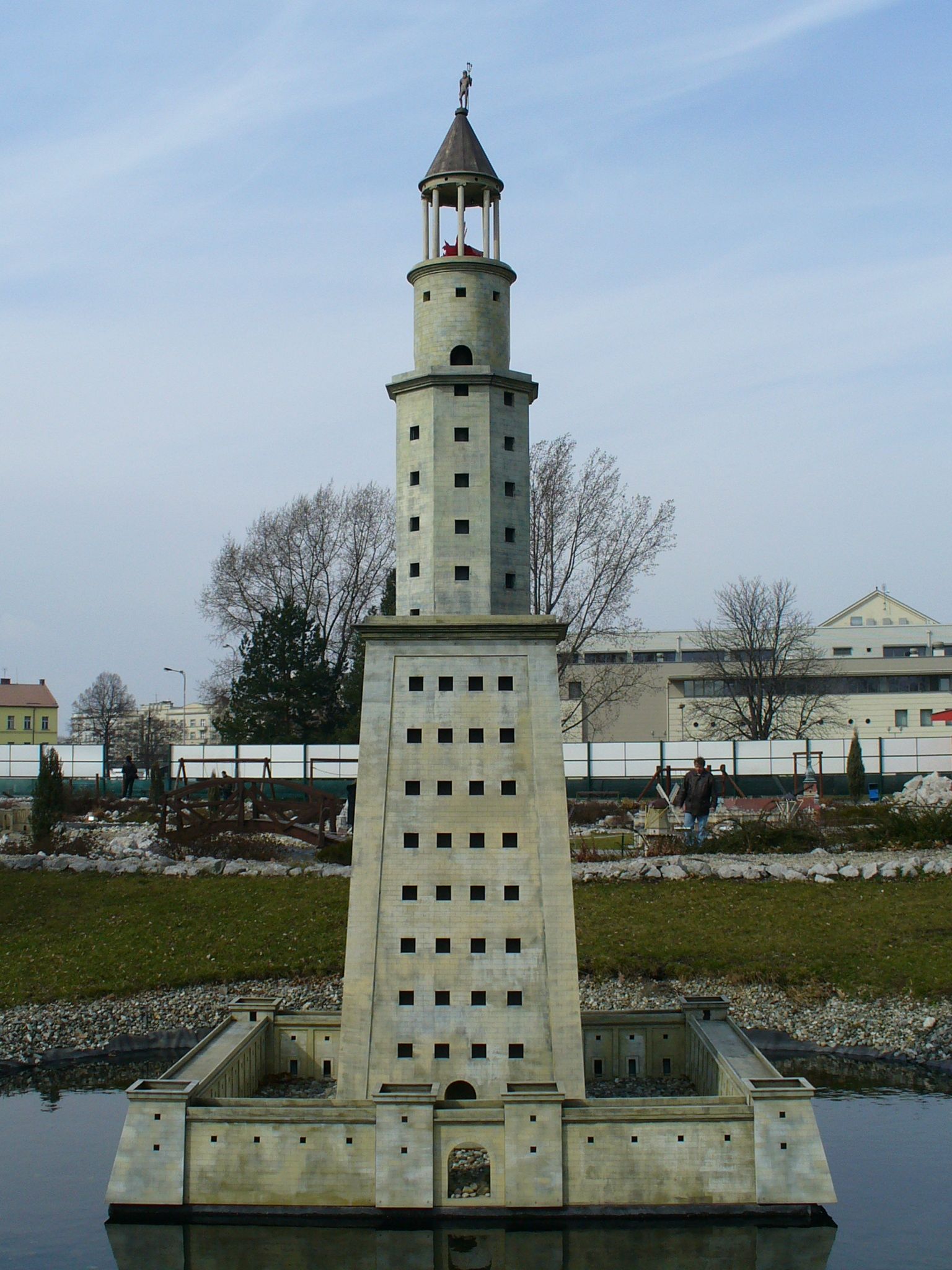 Lighthouses - guiding lights for ships Lighthouses - guiding lights for ships