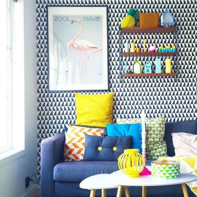 Salones decorados con papel pintado | Decoración Hogar, Ideas y Cosas Bonitas para Decorar el Hogar Room Interior, House Interior, Interior Design, Mid Century Modern Decor, Mid Century Design, Salas Living Room, Room Decor, Wall Decor, Love Home