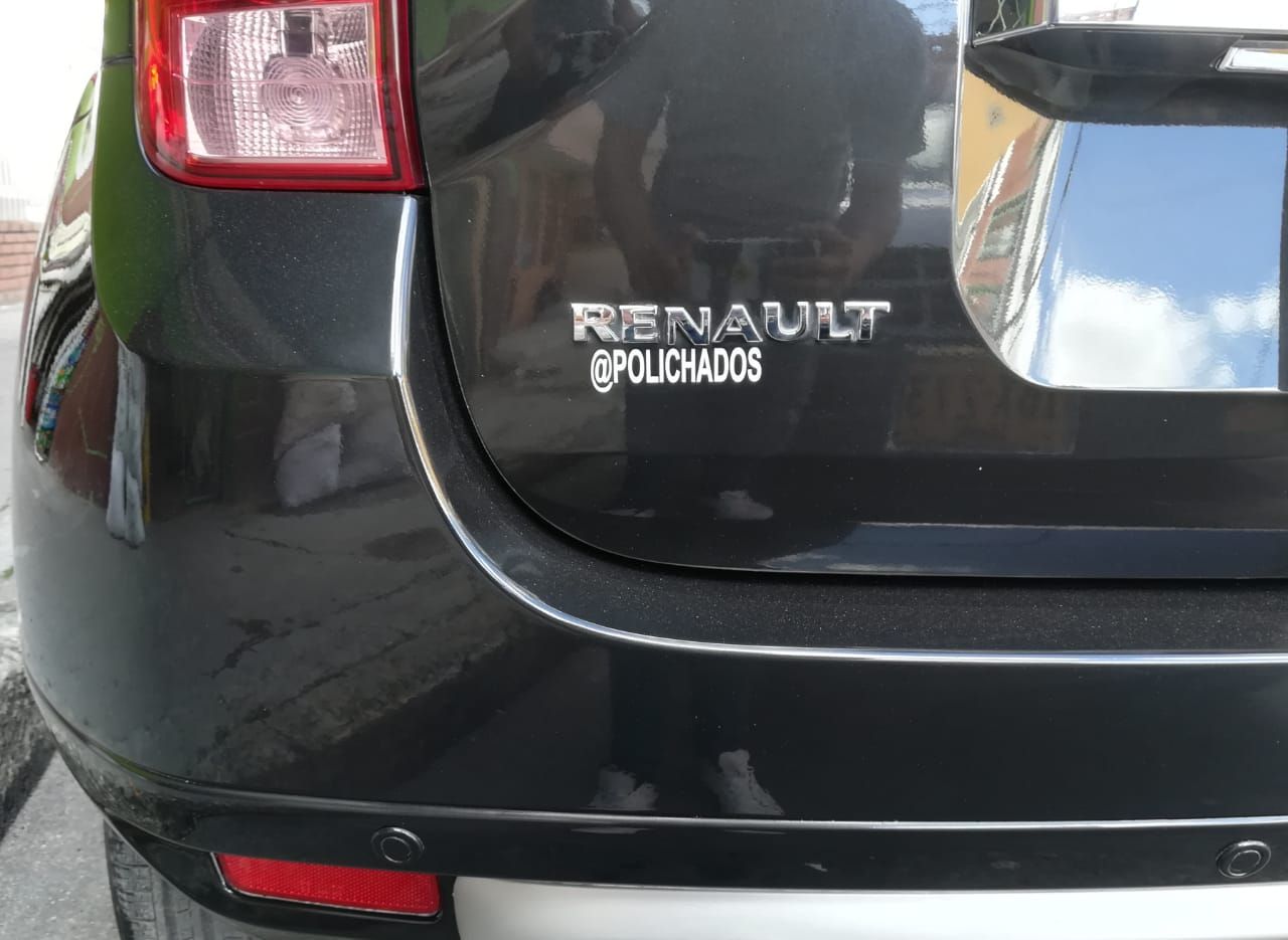 POLICHADOS Embellecimiento y Restauración Automotriz, Cel