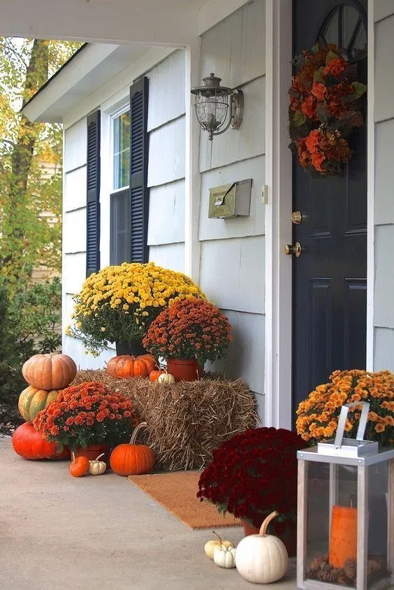 10 Easy Fall Porch Decorating Ideas for The Porch 3 #fallfrontporchdecor