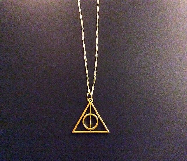 Skender Wand w// FREE Deathly Hallow Necklace