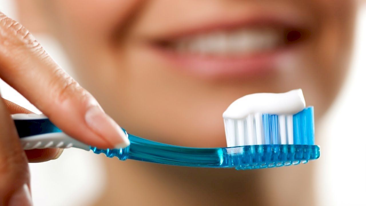كيف نحمي الأسنان من التسوس Oral Care Emergency Dentist Dental Implants