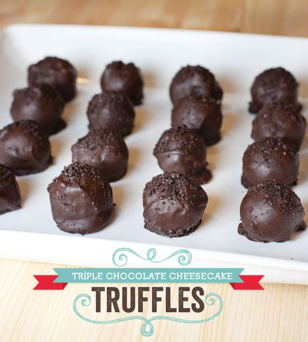 Not gluten free but would be easy to make gluten free. Swap cookies with GF Oreo type cookie and check ingredients on chocolate cream cheese. Cheesecake Truffles Recipe, Dessert Truffles, Candy Truffles, Truffle Recipe, Eat Dessert, Chocolate Truffles, Melting Chocolate, Oreo Trifle, Dessert Healthy