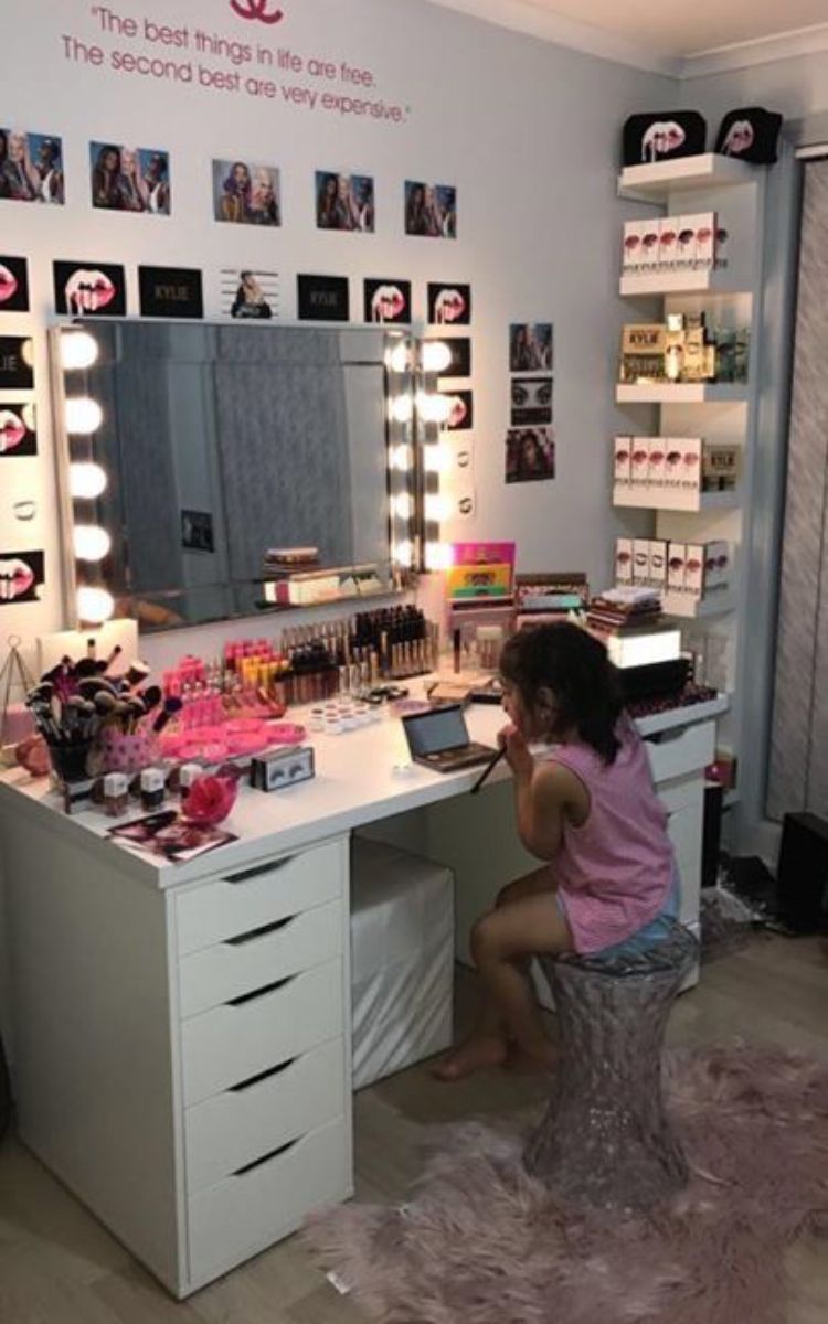 BratzDollKay⚡️. Makeup rooms, Makeup room decor, Girl bedroom BratzDollKay⚡️. Makeup rooms, Makeup room decor, Girl bedroom