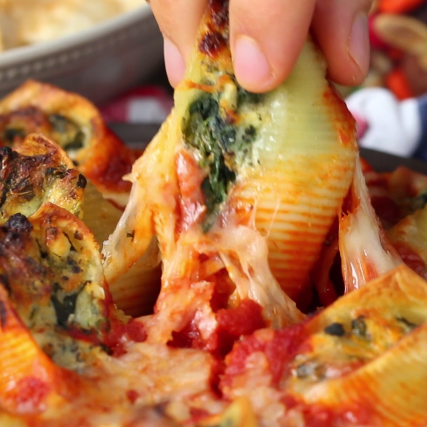This Pull-Apart Stuffed Pasta Is Everything You Co This Pull-Apart Stuffed Pasta Is Everything You Co