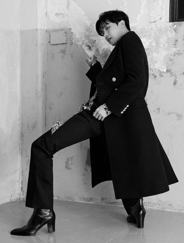 ESQUIRE BTS COVER ESQUIRE BTS COVER