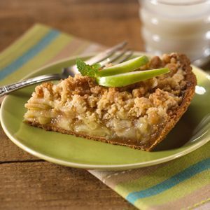 My favorite Dutch Apple Pie with a graham cracker crust. Apples are topped with boyz #homemadegrahamcrackercrust