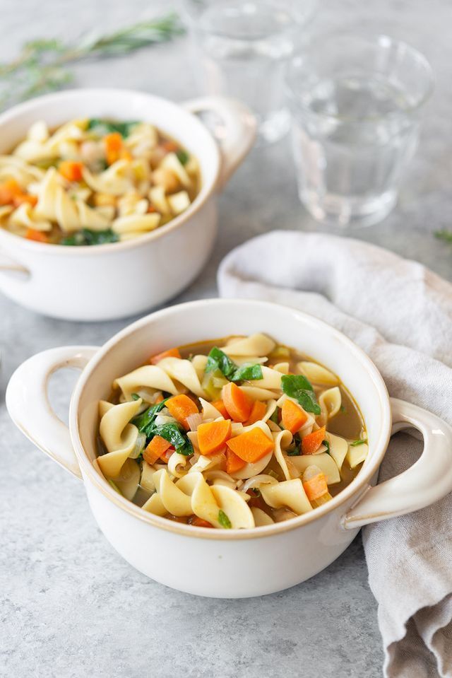 Weeknight Chickpea Noodle Soup (Delicious Knowledge) #chickpeanoodlesoup Weeknight Chickpea Noodle Soup #chickpeanoodlesoup