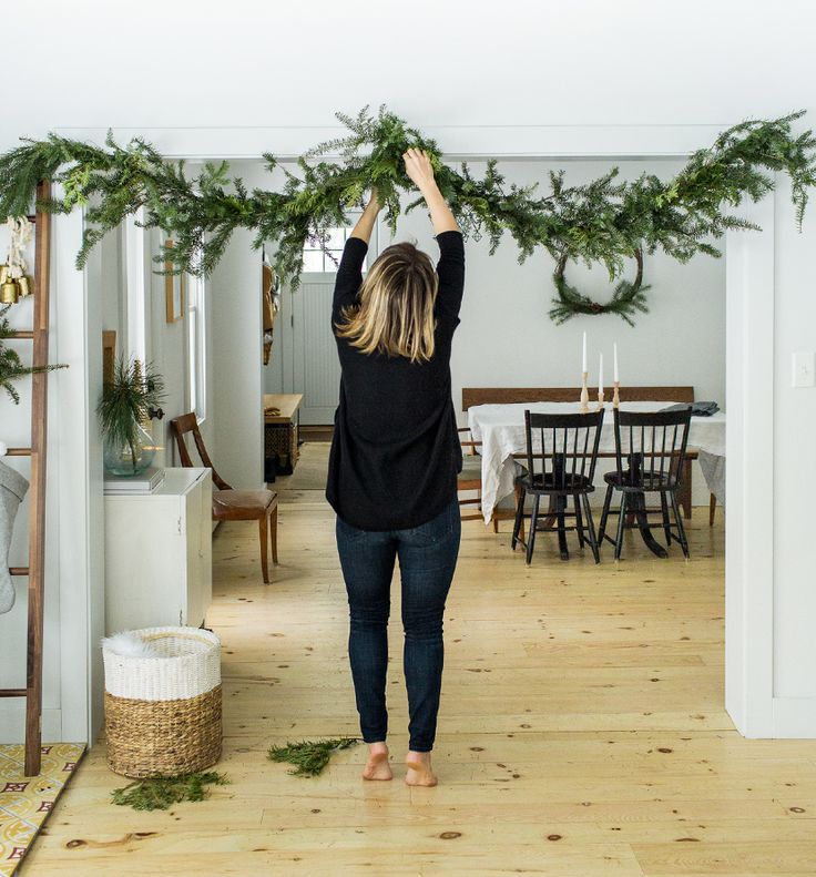 DIY for Holiday Garland foraged from your yard. A Simple and easy and cheap way to create great holiday decor this year. Check The Fresh Exchange for the full DIY. Indoor Christmas Decorations, Holiday Garlands, Holiday Diy, Holiday Decorating, Decorating Tips, Budget Holiday, Christmas Door Garland Diy, Simple Holiday Decor, Christmas Staircase
